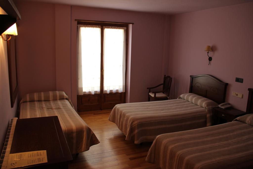 Hotel Rantiner Estación Rum bild
